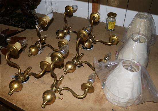 Set of 6 2 branch wall lights & box of brass door fittings